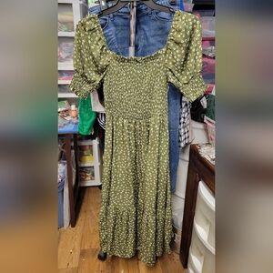 Andtheway Green Floral Smocked Dress Size Small